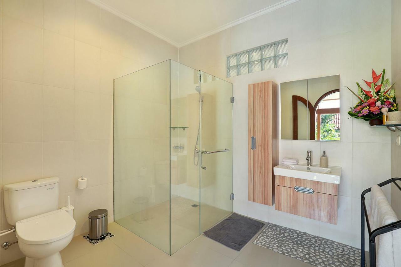 Villa Nova Legian Eksteriør bilde
